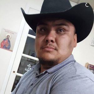 Meet your Posher, Luis